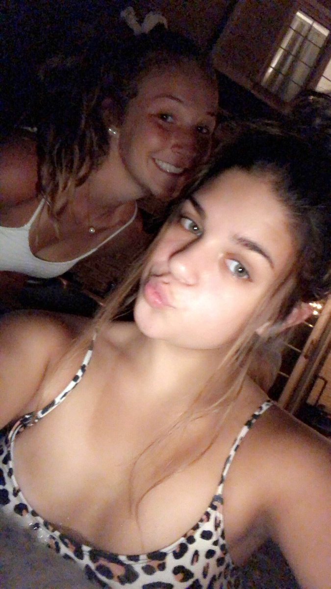 laurenergazos02's tweet photo. beyond proud of my best friend for committing :) bucknell got a good one ♥️ can’t wait to visit and watch u eat up 🤩 https://t.co/S6FbsGUN2X