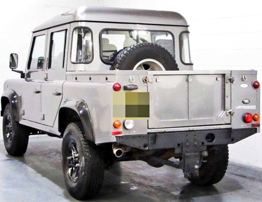 KentPoliceRural's tweet photo. 👇👇👇👇 Appeal 👇👇👇👇
This very distinctive #LandRover #Defender 110 was stolen overnight between 18th -19th September 19 from the #Ryarsh area of West Kent. If you have any information please call Tel 101 and quote ref 19:166 NL #RuralCrime #LandyTheft #MakeItTooHotToHandle https://t.co/TGQi7cY7Gu