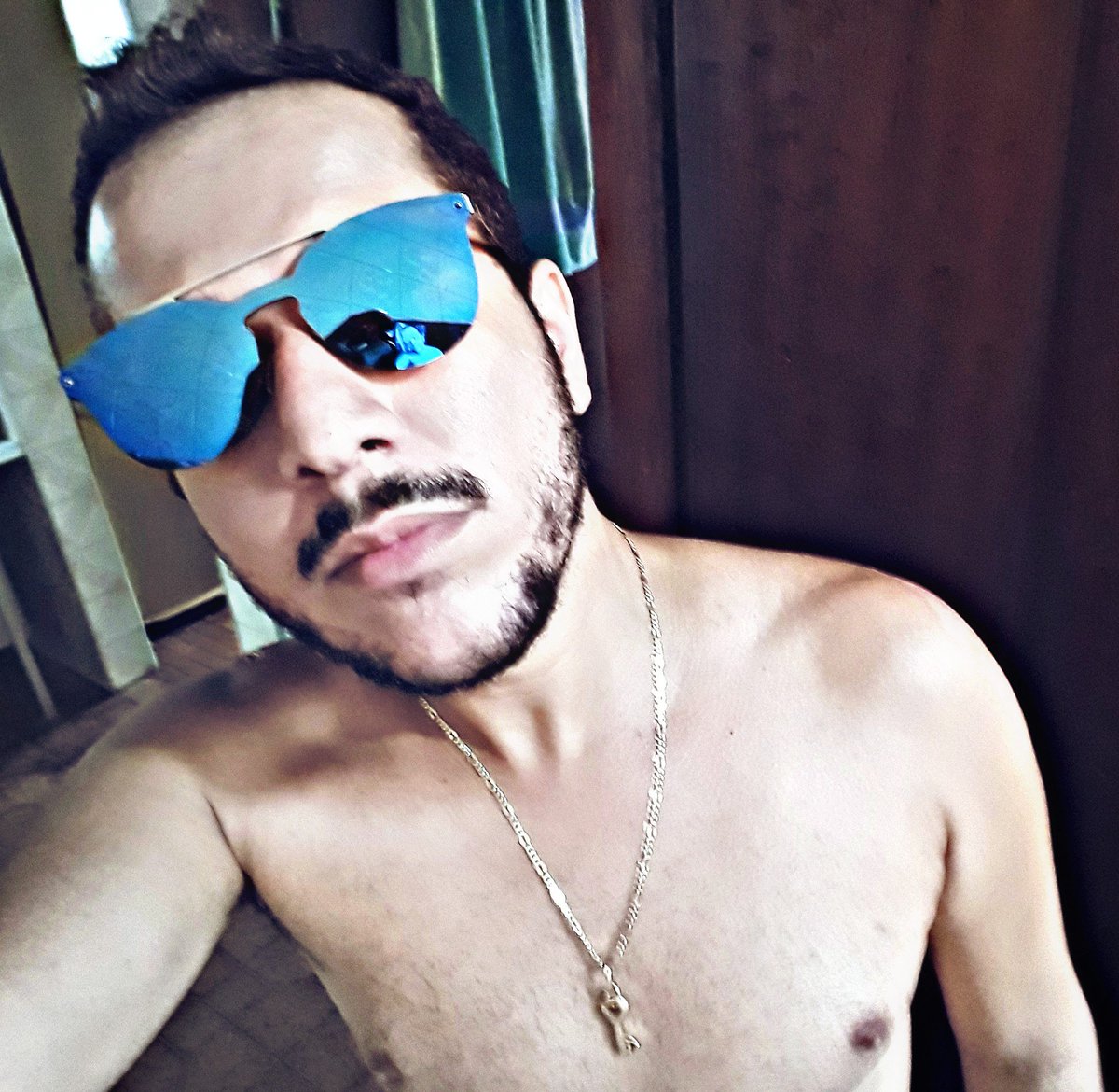PepperVinny's tweet photo. BOA TARDE ARROMBADINHOS!
#TBT https://t.co/Js1NKZRZ1i