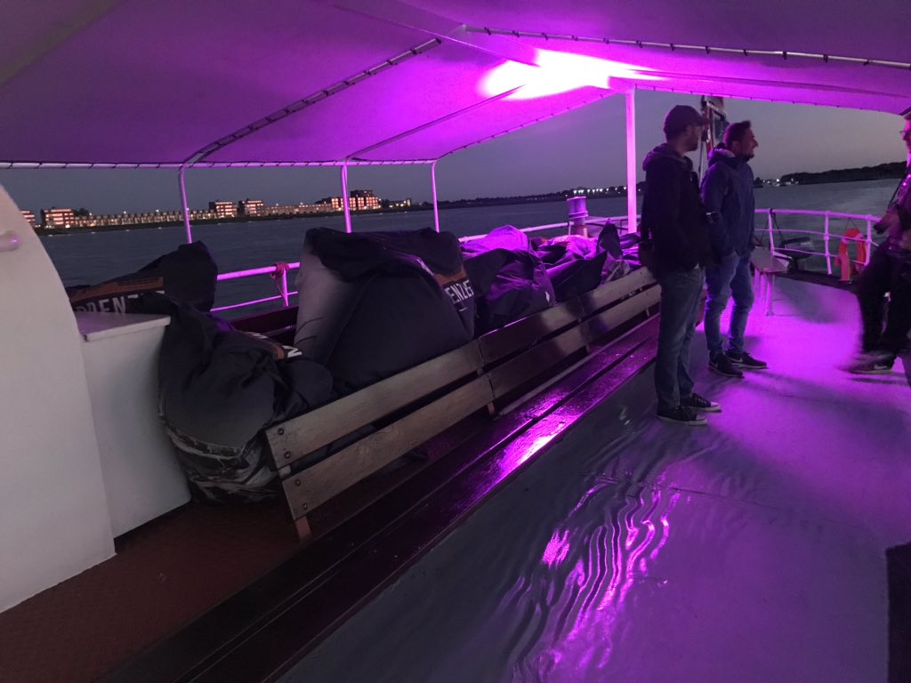 msWaddenzee's tweet photo. #bloggers #visitflevoland #zonsondergang #catering #polderexperience #toerisme #zonsondergang #skyline #lelystad #flevond #eenschipmeteenverhaal https://t.co/zSyWUA4vvm