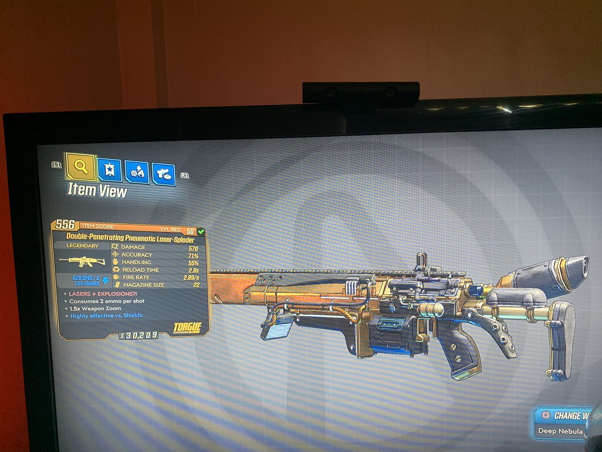 J1O82's tweet photo. @Borderlands @Spencers This gun literally melts everything and if you have shield it’s like it glitches out it’s that op https://t.co/ecQHW2de9p
