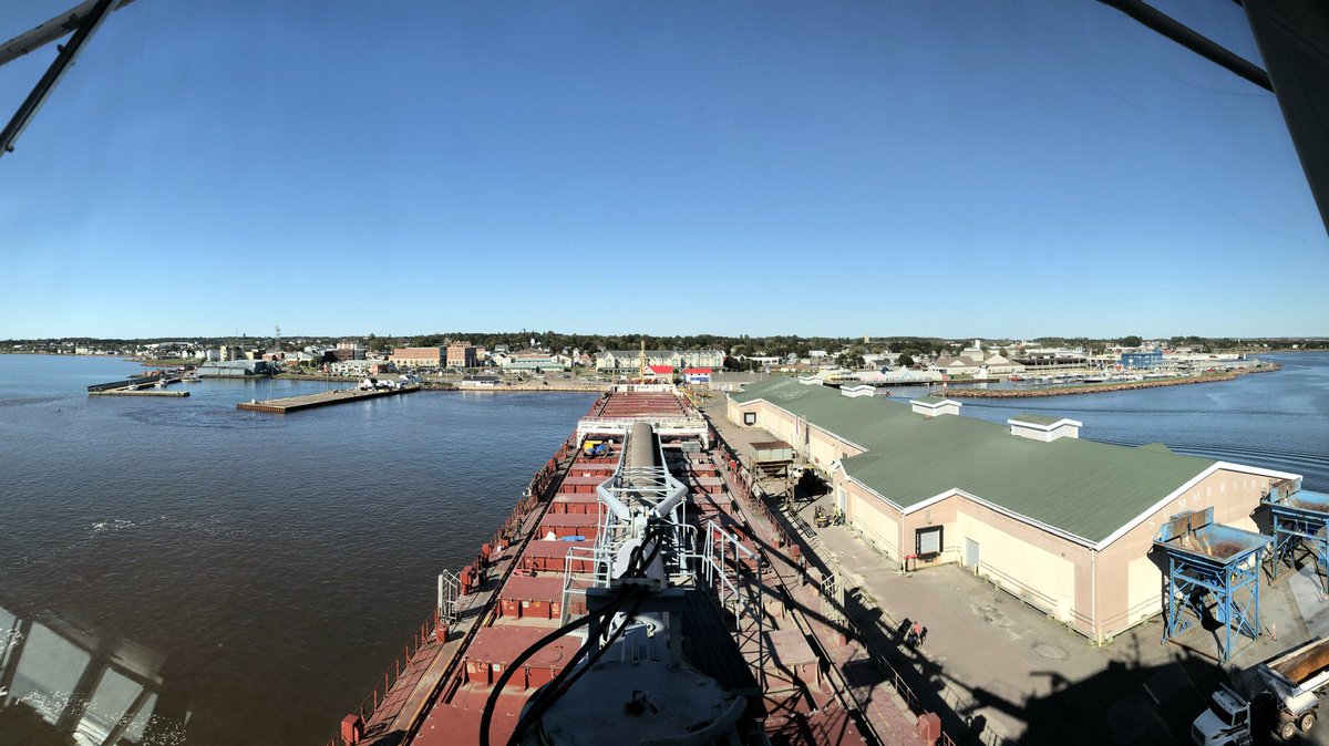 PaulMiller81's tweet photo. Perfect day to unload! https://t.co/DvpGCP3DtE