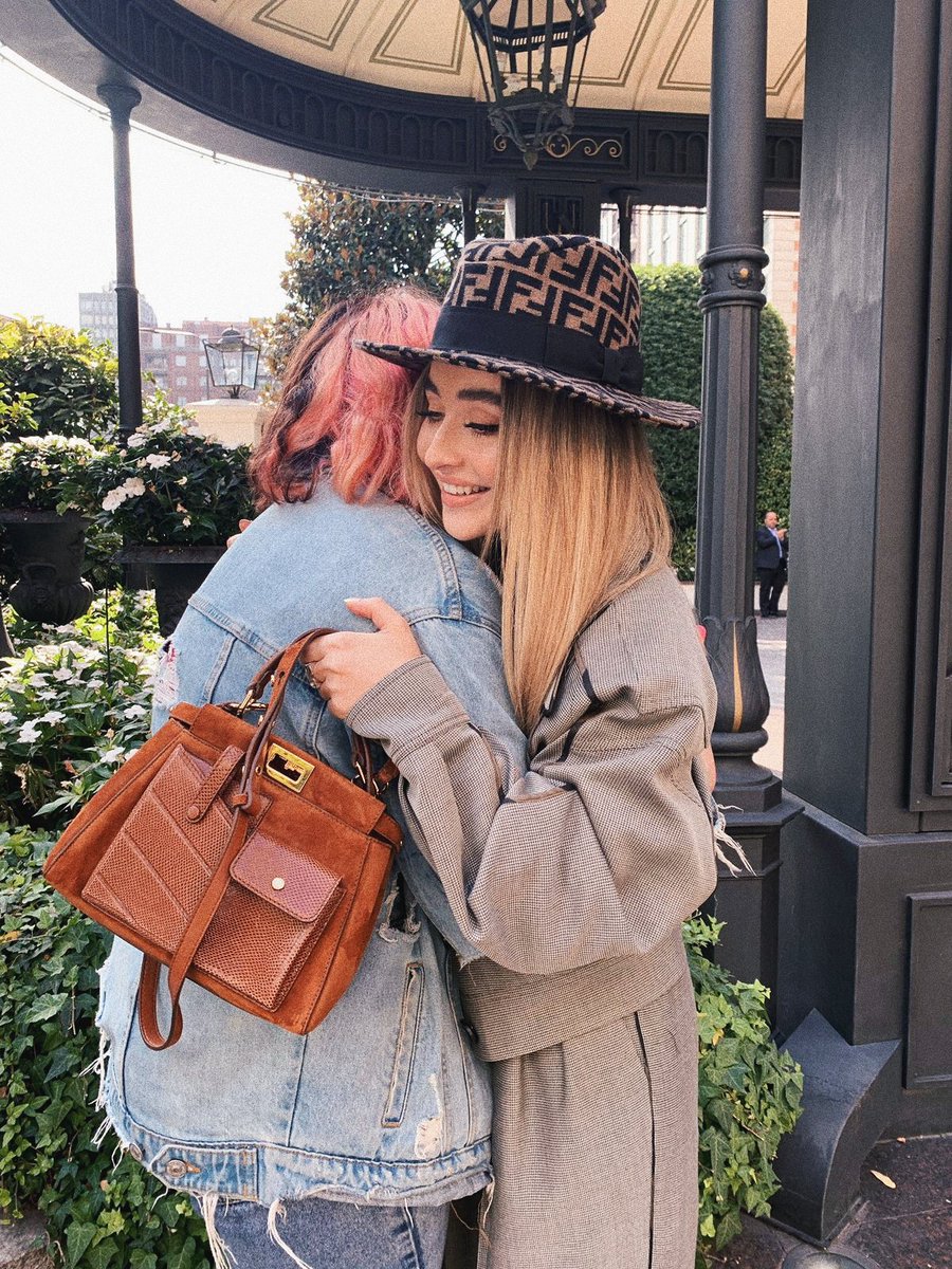 contetremo's tweet photo. I just met the love of my life.
Sabrina you have my whole heart. 

@SabrinaAnnLynn https://t.co/BBVjDr4Yui