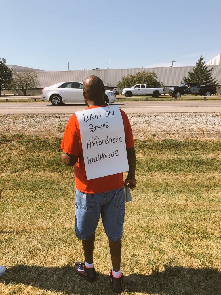 INDems's tweet photo. Proud to stand with workers striking for a fair contract in Kokomo today. #UAWStrike https://t.co/JuC7P0yfsB