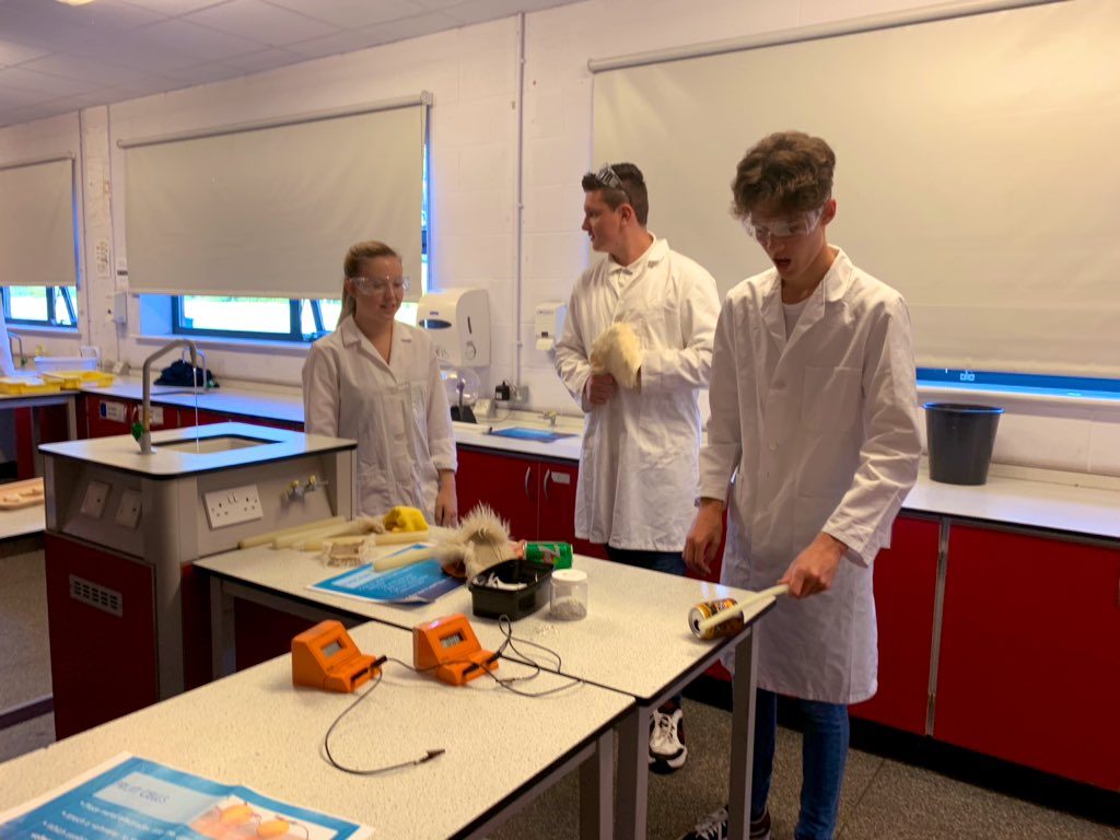 tlesphysics's tweet photo. It’s been brilliant to have so many of our students helping out in Science tonight at the Year 6 Open evening @longeatonschool @TLES16 @TLES_Brainiacs https://t.co/p0ltL1sWKC