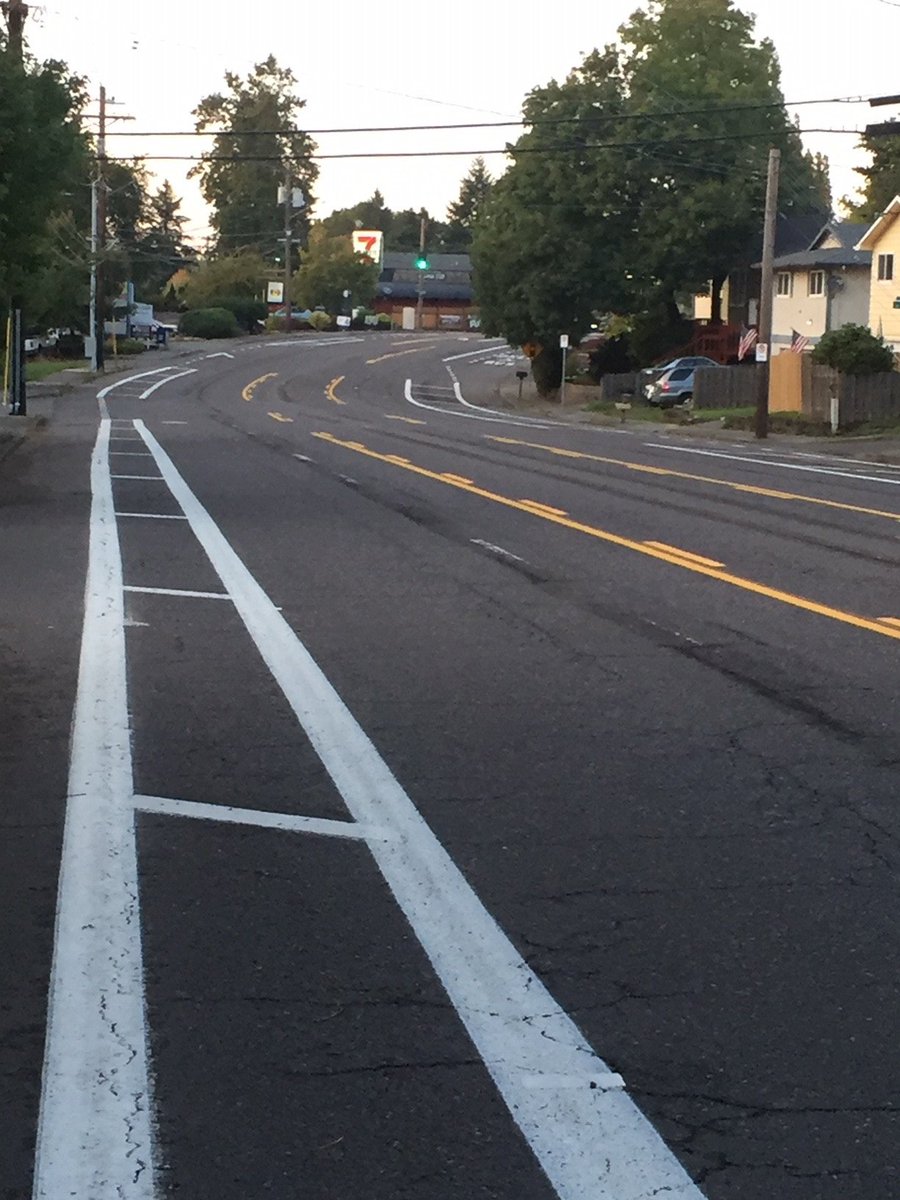 PBOTinfo's tweet image. SW Capitol Highway is looking nice and fresh. Crews finished striping just in time for @PortlandCC Sylvania's first day on Monday. Crews will be out there adding a few legends and delineators this weekend. 
#citythatworks #pdxtraffic #swpdx