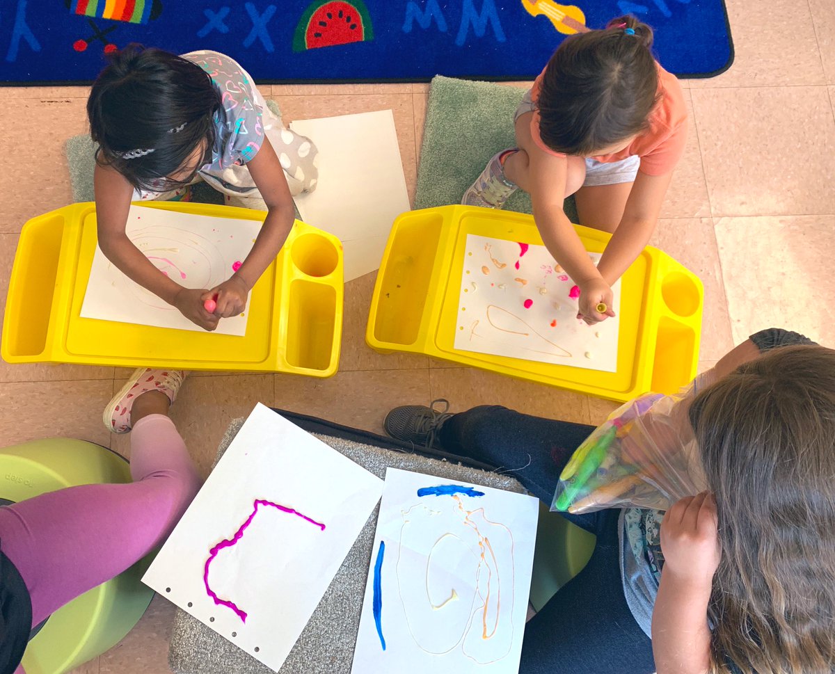 MrsPatouhas's tweet photo. It is so much fun sharing my love for art with my students. Grateful that playtime gives us this opportunity to build relationships and create art! #PaintAndCreate #PlayTimeFun https://t.co/YFOyayYyGp