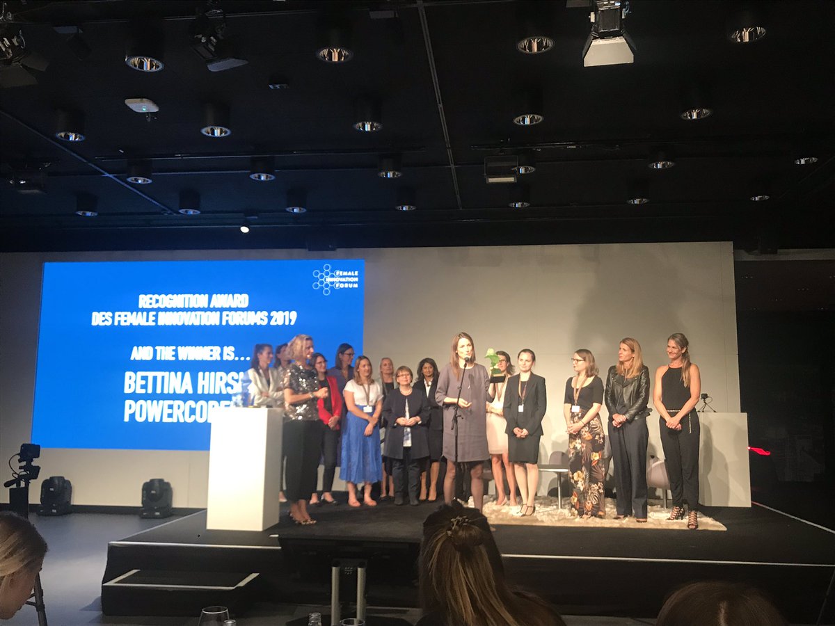 melanieXgabriel's tweet image. Congratulations to @bhirsig from @PowerCodersHQ for winning this year’s #femaleinnovation recognition award! #Powercoders is a #codingacademy where they teach refugees to code while contributing to a reduction in the lack of IT talents. What a great initiative!👏🏼👏🏼 #WeShapeTech