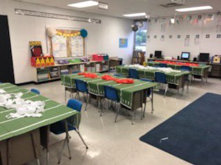 AlexBCole_'s tweet photo. We had a great day celebrating #rockyourschool and we loved how excited the kids were when they arrived. #brandonelementary #weriseaimhigh https://t.co/voo7H2R50U