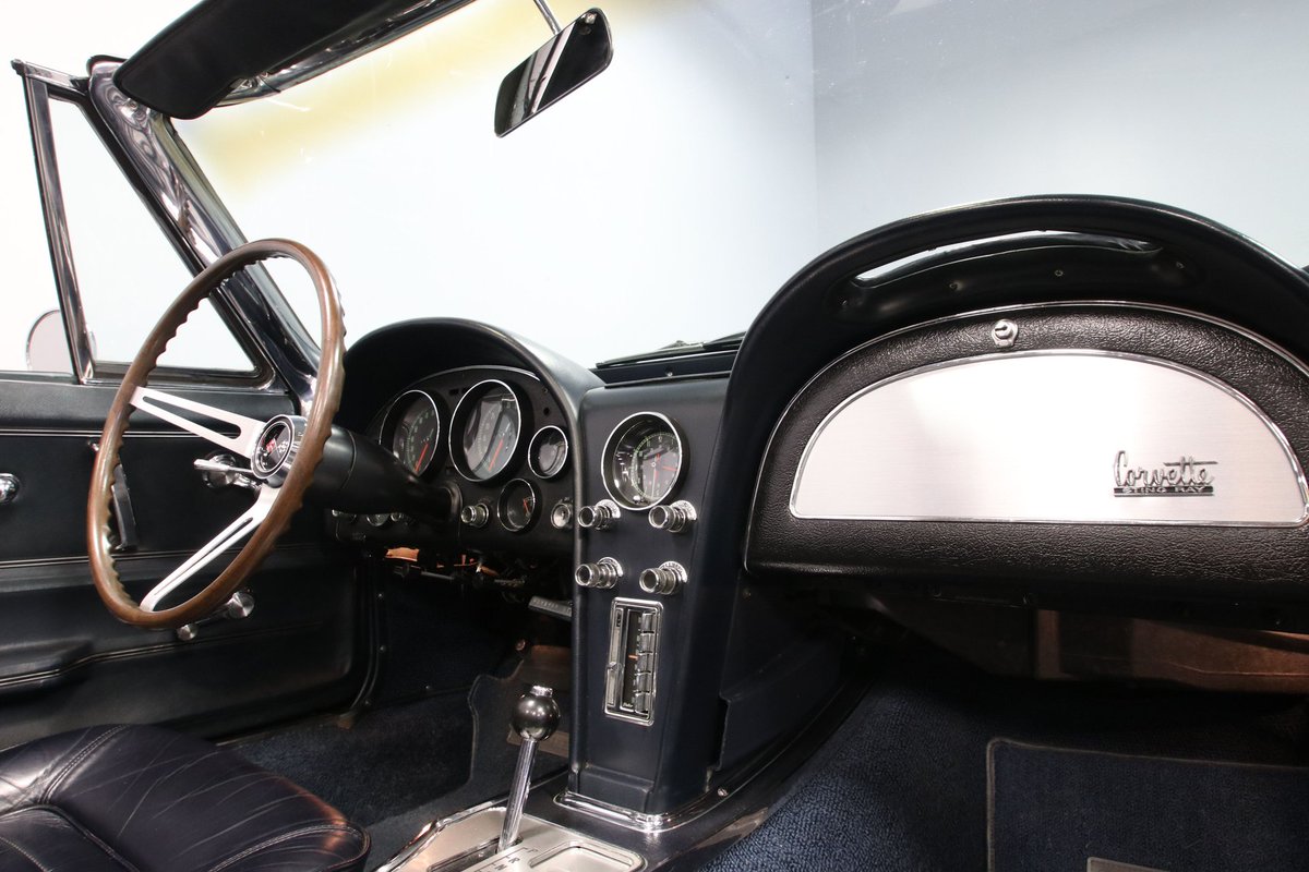 streetsidecars's tweet photo. This 1966 #Chevrolet #Corvette #Convertible comes equipped with a 327 cubic-inch V8 believed to be 
original to the car, bright Chevy orange block, 4-barrel carburetor

Link https://t.co/FdDspl6Heb

#musclecar #classiccar #corvettelove #corvettesonly #chevroletcorvette https://t.co/HgOFu2d3Sd