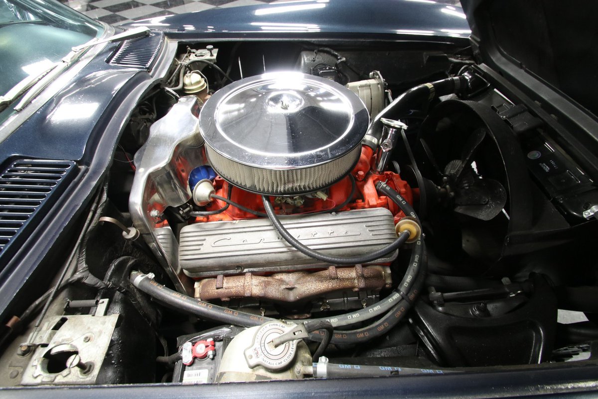 streetsidecars's tweet photo. This 1966 #Chevrolet #Corvette #Convertible comes equipped with a 327 cubic-inch V8 believed to be 
original to the car, bright Chevy orange block, 4-barrel carburetor

Link https://t.co/FdDspl6Heb

#musclecar #classiccar #corvettelove #corvettesonly #chevroletcorvette https://t.co/HgOFu2d3Sd