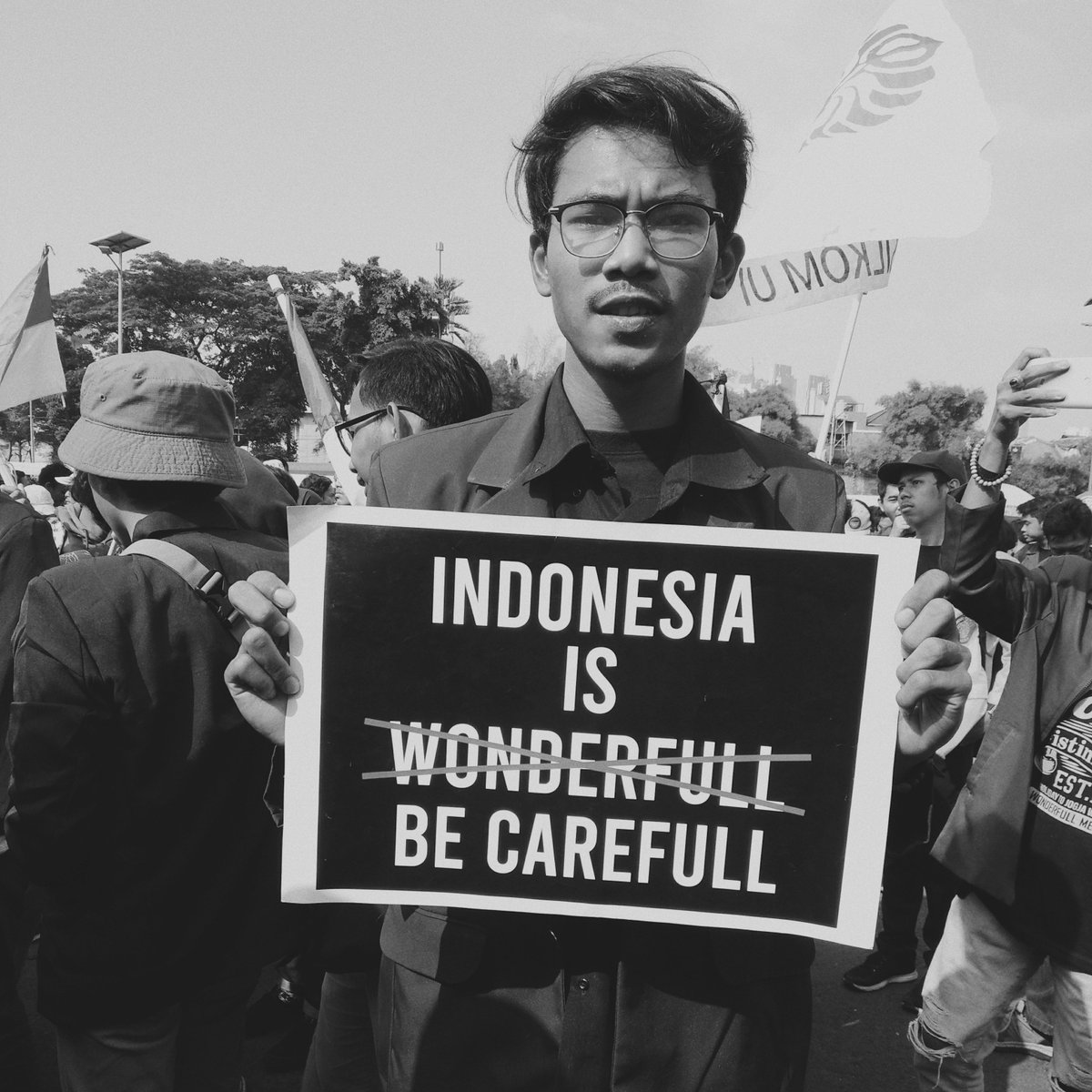Dragonibam's tweet photo. #MahasiswaBergerak https://t.co/f7RzwGXTgZ