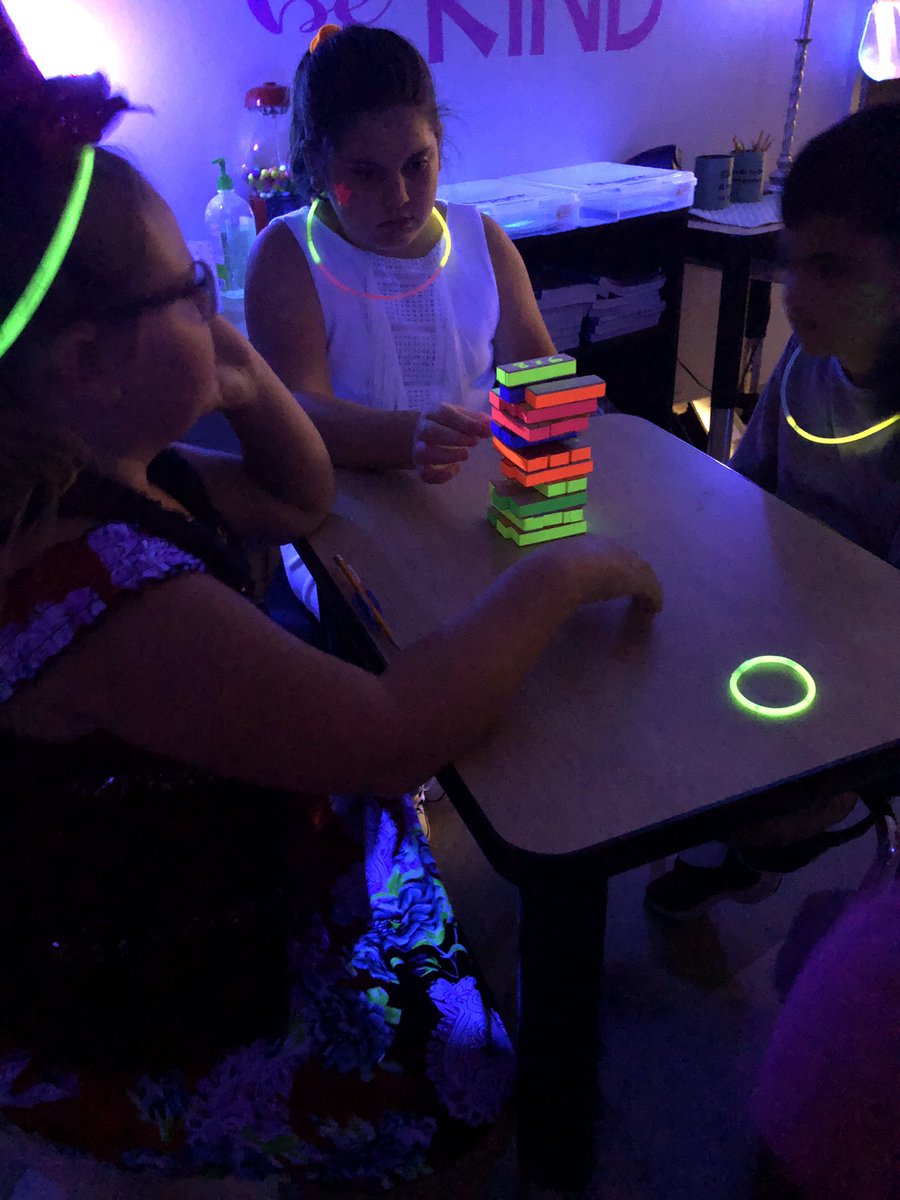 lacyheit's tweet photo. Our kids had the best time with #glowgames today for #rockyourschool !! They loved every minute!! #walnutcreekworldchangers https://t.co/0BKaxe1PkZ