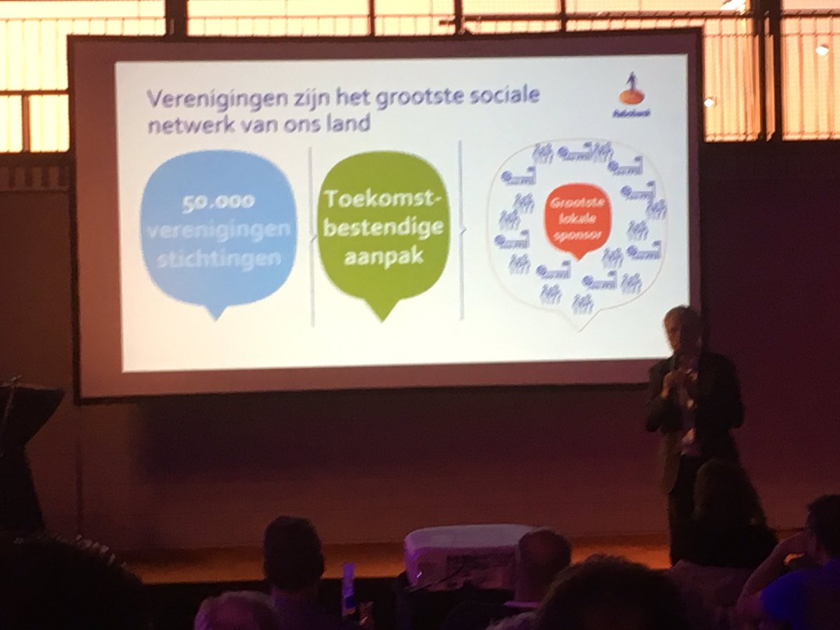 Opening van de Inspiratie-avond verenigingsondersteuning #Sport &amp; #Cultuur door <a href="/RicharddeWay/">Richard de Way</a> van @RaboTwenteOost in <a href="/StadOldenzaal/">Gemeente Oldenzaal</a>. Mooie verbinding kunnen leggen met onze vitaliteitsfunctionaris Sport &amp; Cultuur Bart van den Eijnde.