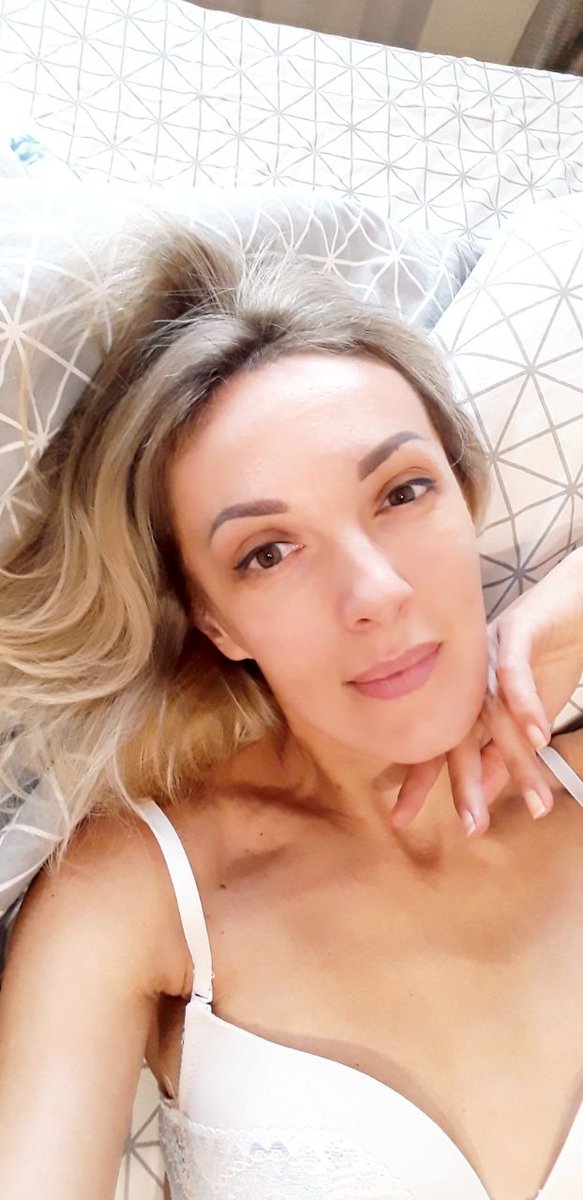ginamoneli's tweet photo. I cook special pancakes.  Do you know what special ingredient is in them? #milf #mistress #feet #footfetish #toes #legs #soles #tits #nsfw #hotwife #findom #fingoddess #paypig #cum https://t.co/V74KfyQXee