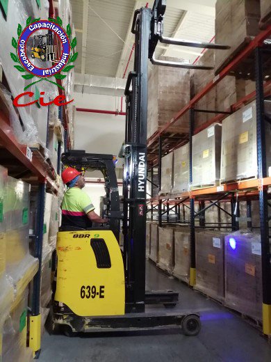 CIECapacitacion's tweet photo. 19/septiembre/19  Primer #Curso de #capacitación: Operación Segura de #Montacargas Hombre parado. 
Empresa: #Essity 
 planta #Ecatepec Estado de #México 
#CapacitaciónCIE #STPS https://t.co/d949TO9Cb3
