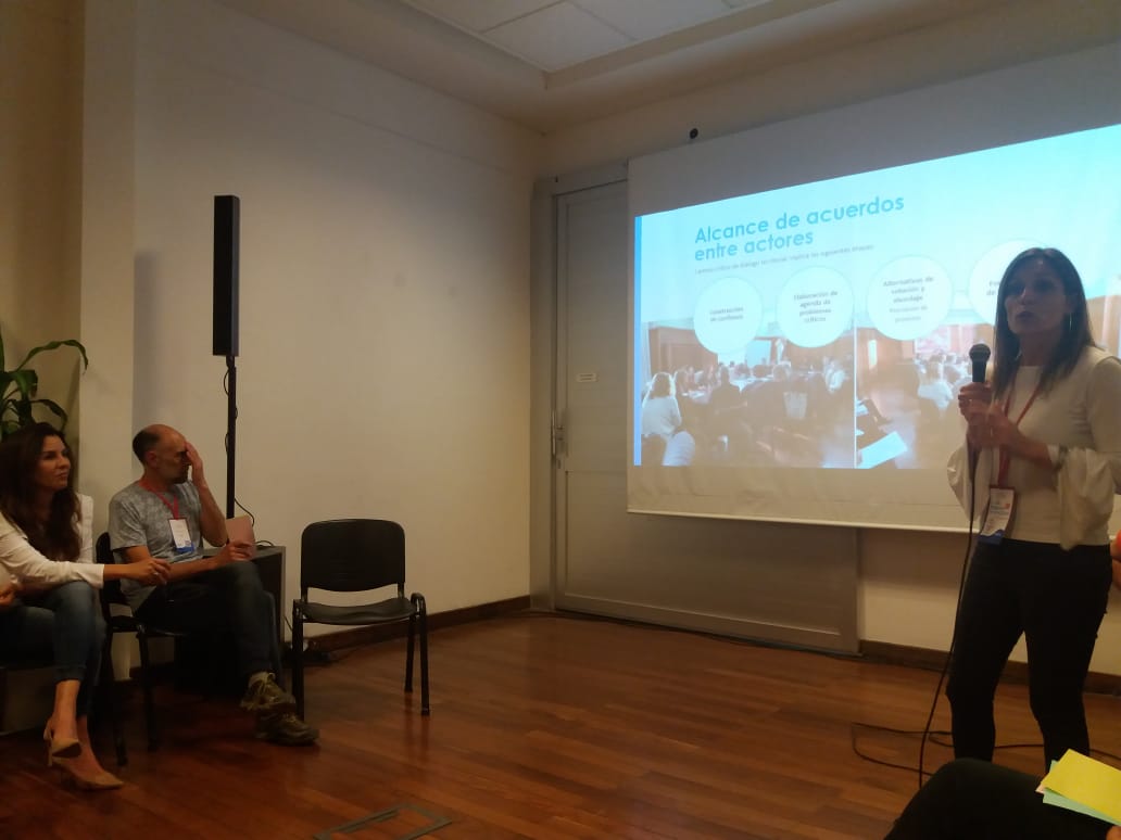 SoleIglesiasOk's tweet photo. En el panel/debate "Gobiernos y Legislaciones", desde el #ProgramaDAMI, presentamos: "Pensar la movilidad sustentable como estrategia metropolitana".
#ÁreasMetropolitanas #ForoArgentinoDeLaBicicleta #FAB2019 #MovemosElNorte @argenbici https://t.co/APX1JSth5Z