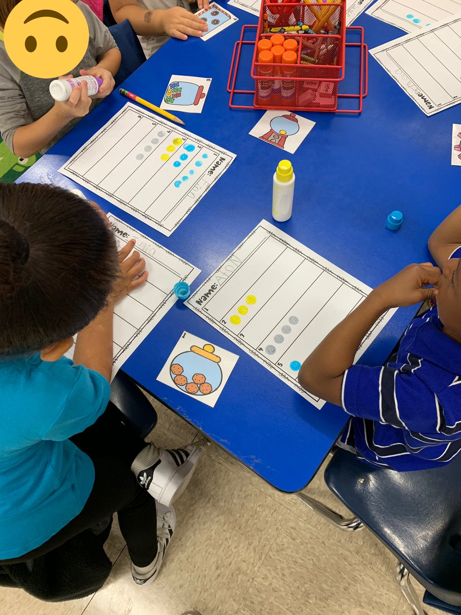 MsKallertEDU's tweet image. Today we used dot markers to help us count numbers to 5! #weecancount #weelovemath @AnnaRudowsky @WeehawkenTSD