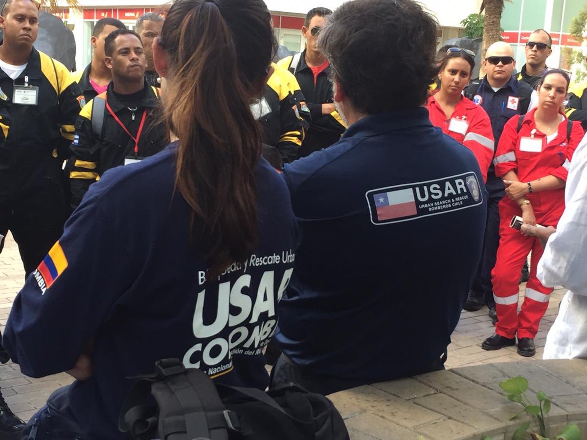 BomberosBogota's tweet photo. 👩🚒Nuestro equipo #USARCOL1 inició el ejercicio práctico que permite conocer las estructuras y capacidades nacionales e internacionales de respuesta en temas de Búsqueda y Rescate en Cuba en el marco del #SIMEX2019 Bajo los lineamientos @Insarag https://t.co/Yl4x7dxX0m https://t.co/UaY9gXE0WE