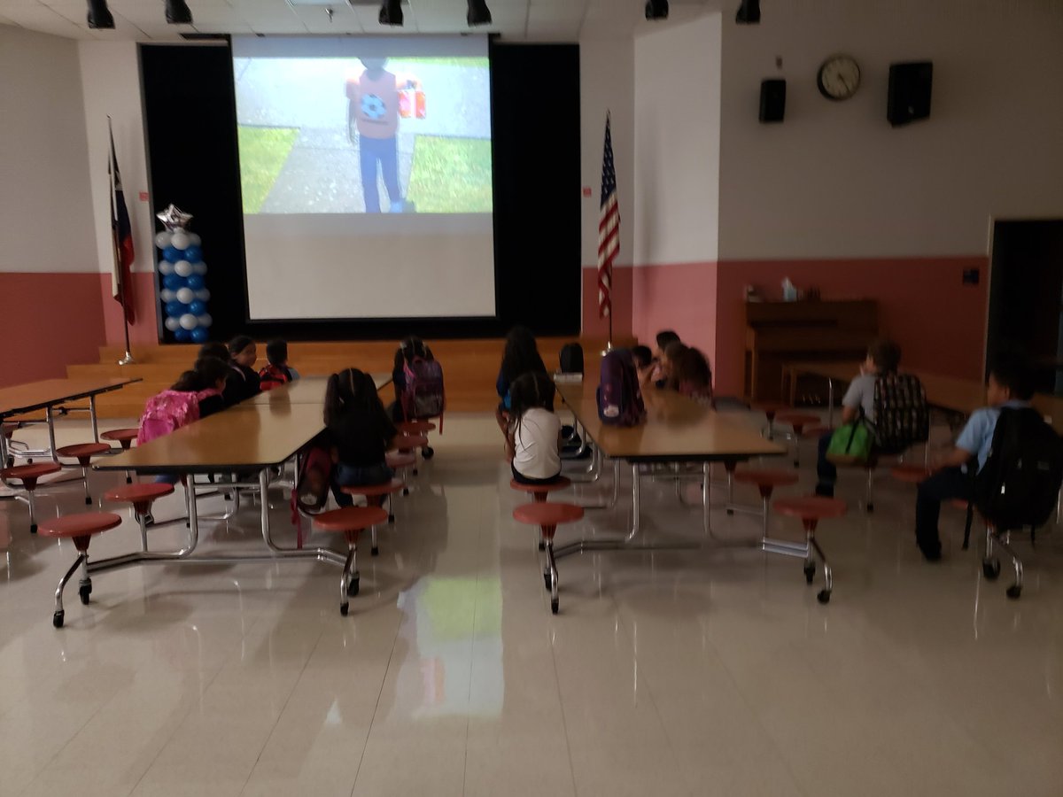 CarrilloES_HISD's tweet photo. A few kids still here enjoying a movie while waiting for their rides home! #safetyaboveallelse https://t.co/PHB3EwOzSm