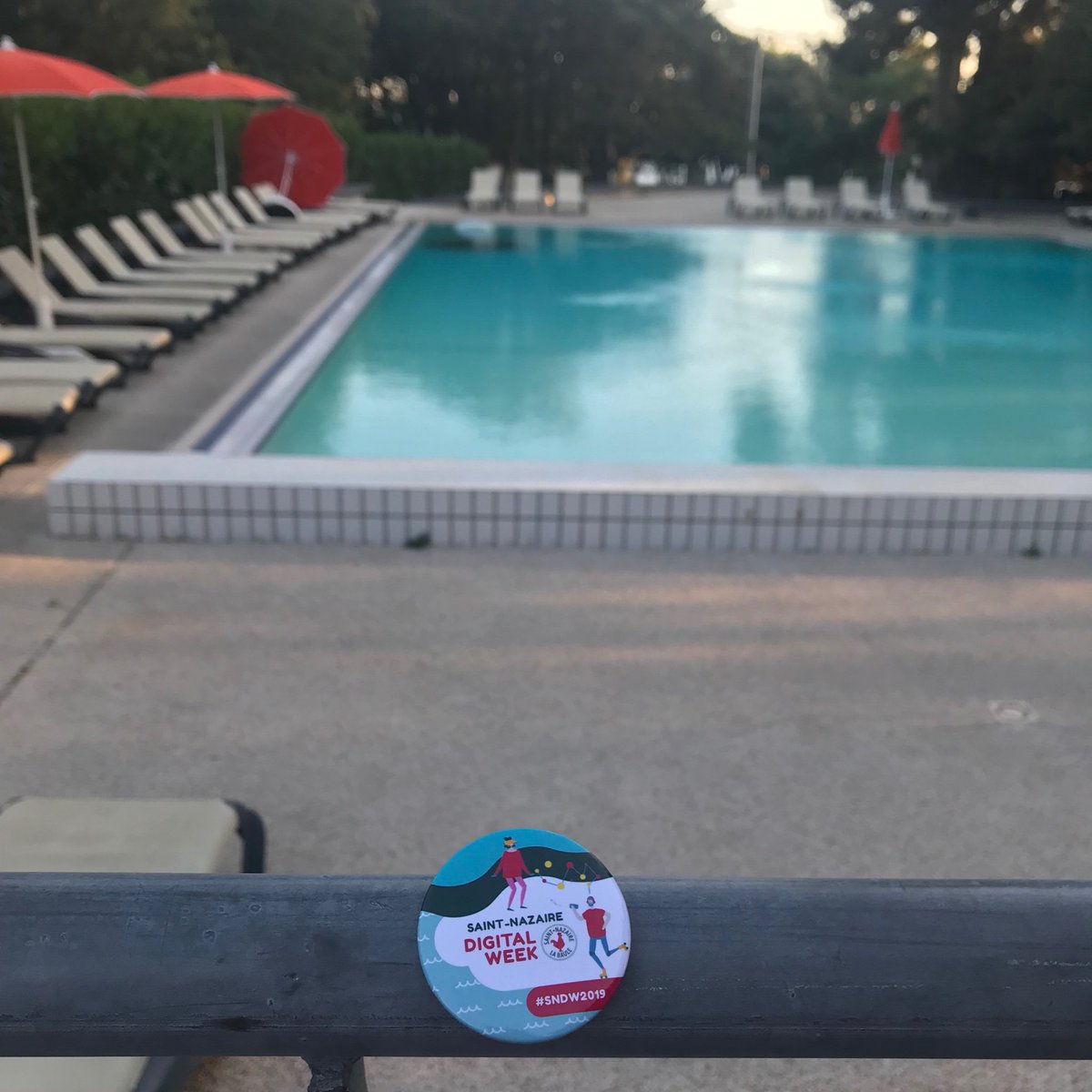 AgatheSamain's tweet photo. Apéro de la @FrenchTechSNLB organisé par la pétillante @AgenceInventive pour clôturer la sessions XXL @CometMedias ! Une vraie réussite ! Bravo ! #sndw2019 https://t.co/gbMHpamuCf