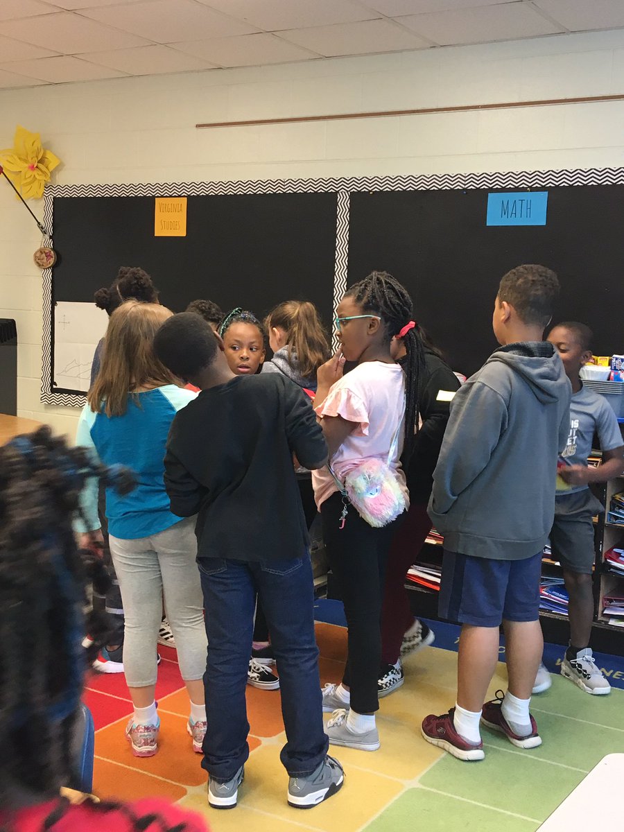 MsERichardson's tweet photo. Practiced our rounding skills by finding other numbers that rounded to the same answer. Awesome discussion on what was the same and what was different about their numbers! #WeRUNasONE #oneccps https://t.co/QqbmUocA4I