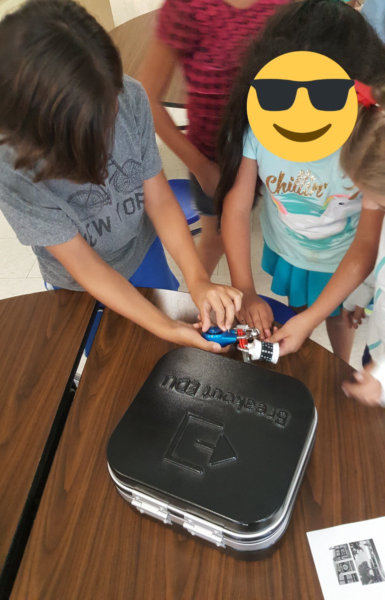 AltamiranoKen's tweet photo. First @breakoutEDU of the school year @GCSD_Landing! They got all the locks except one! #Collaboration #Communication #BuildingFriendships https://t.co/aDhHq5rg9t
