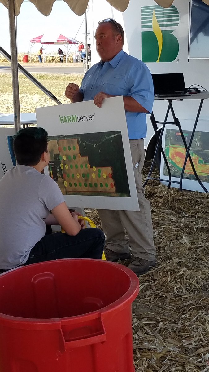 8thmathrocks's tweet photo. #FarmScienceReview day 2 was so great! Drones, milkshakes for breakfast, learning about soybean oil, cow stress balls, Precision Farming, Heritage, metal straws, cattle, and an amazing group to share it with!! https://t.co/ORDViCRBQd