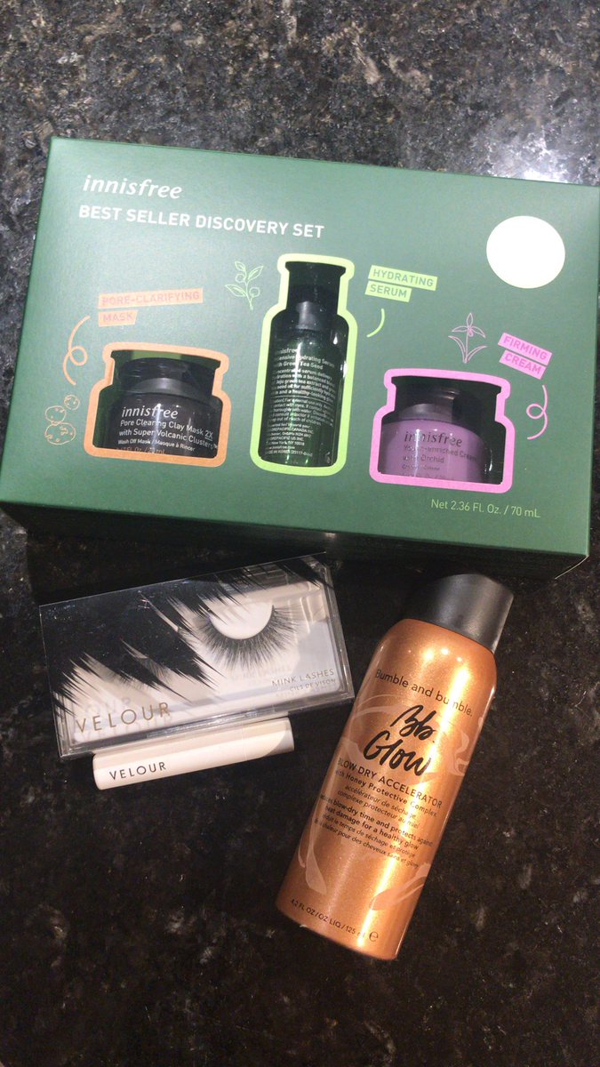 GageGrammer's tweet photo. When @Influenster send the goodies from @velourlashes, @bumbleandbumble, and innisfree #fallforbeautyvoxbox π§‘ https://t.co/l4fSufwFEc