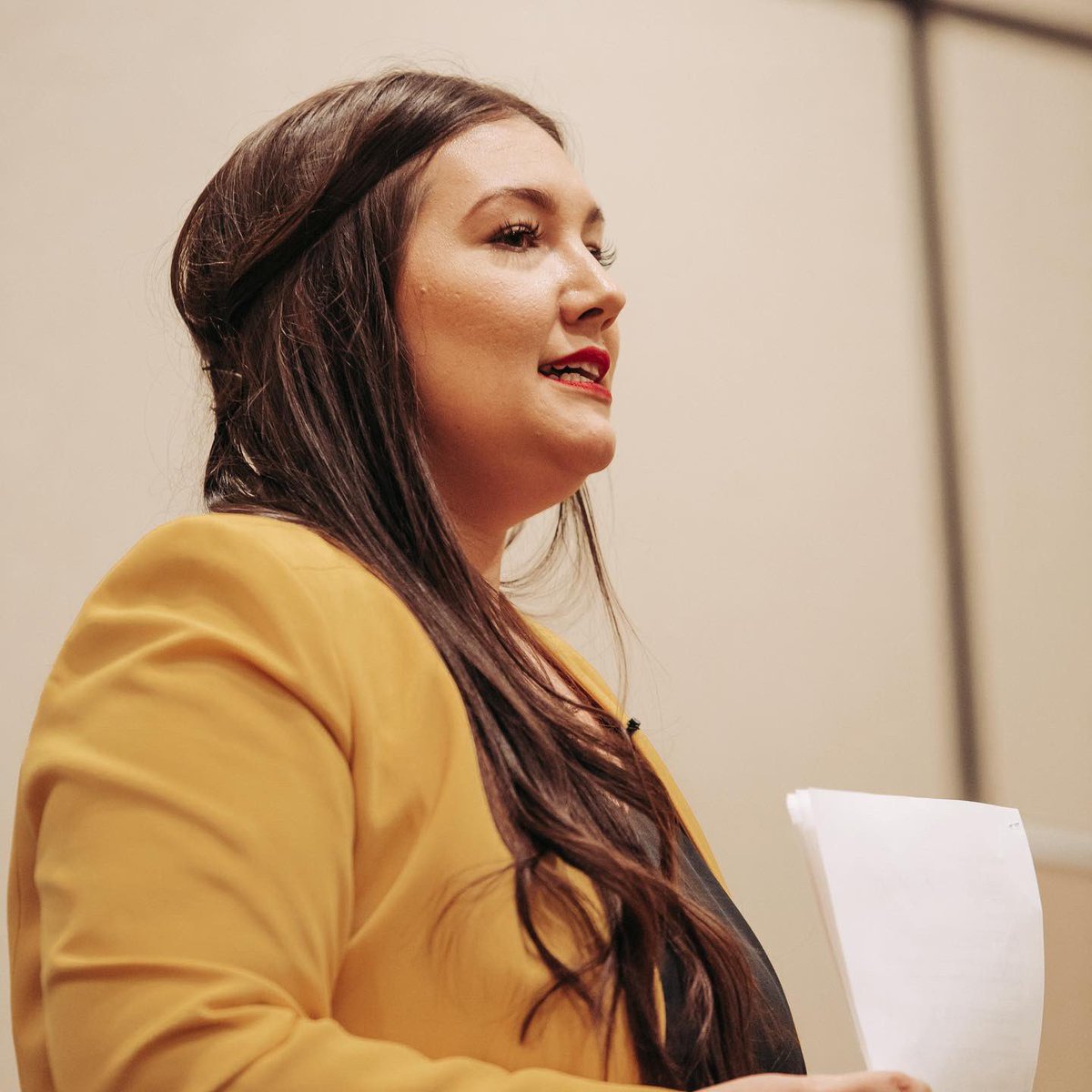 “Hey Siri, where can I receive expert training that will explode my business?”

#BronzeAcademy #IMPACTOrlando