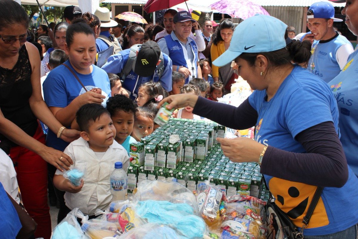 FHIS_HN's tweet photo. Alegría y satisfacción se reflejó en las caritas de los niños y niñas que participaron en la recreovía realizada por el gob. del Pdte. @JuanOrlandoH disfrutando de las diversas actividades que ofrece esta popular acción que promueve los espacios de sana recreación. #IDECOAS https://t.co/YCJAkcu5iI