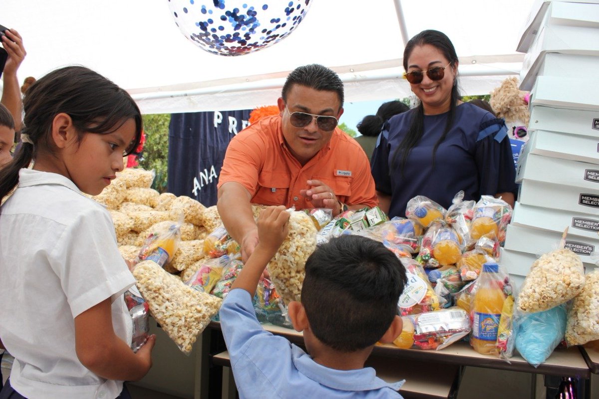 FHIS_HN's tweet photo. Alegría y satisfacción se reflejó en las caritas de los niños y niñas que participaron en la recreovía realizada por el gob. del Pdte. @JuanOrlandoH disfrutando de las diversas actividades que ofrece esta popular acción que promueve los espacios de sana recreación. #IDECOAS https://t.co/YCJAkcu5iI