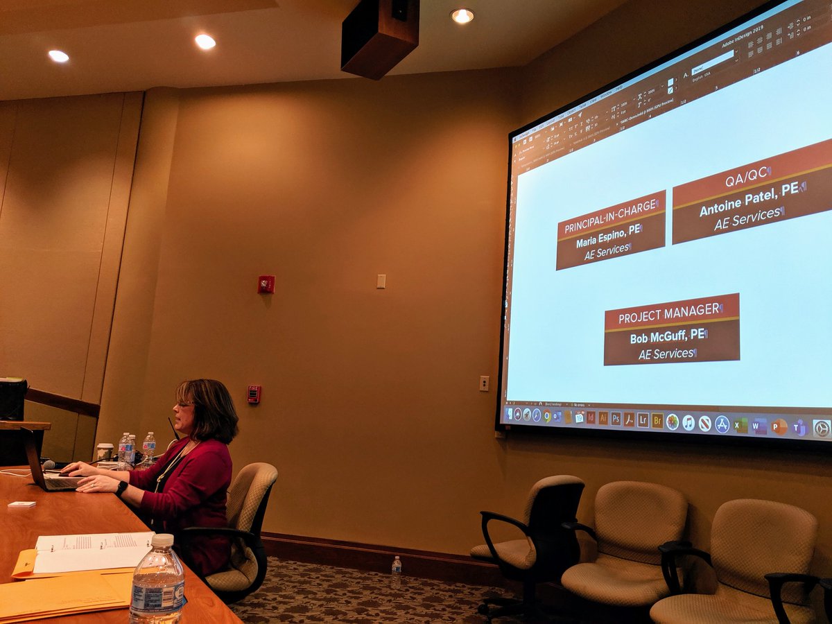 staceyric09's tweet photo. Julie @ShafferCreative is blowing our minds with great InDesign tips! @SMPSswrc #marketing #graphics https://t.co/9Cahlefuf1