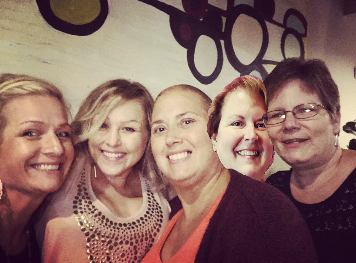 Say hello to the #FabFive!! Yes, we had to PhotoShop one of our new Special Correspondents in, but she was there in spirit  Everyone, say hello to Kendra McCleary, Traci Branch, Lynnette Layman, and Lori Knous!! ✨🤘🤩💖✨
#LiveItUp  #Rockstars  #BreastCancer #BreastCancerPodcast