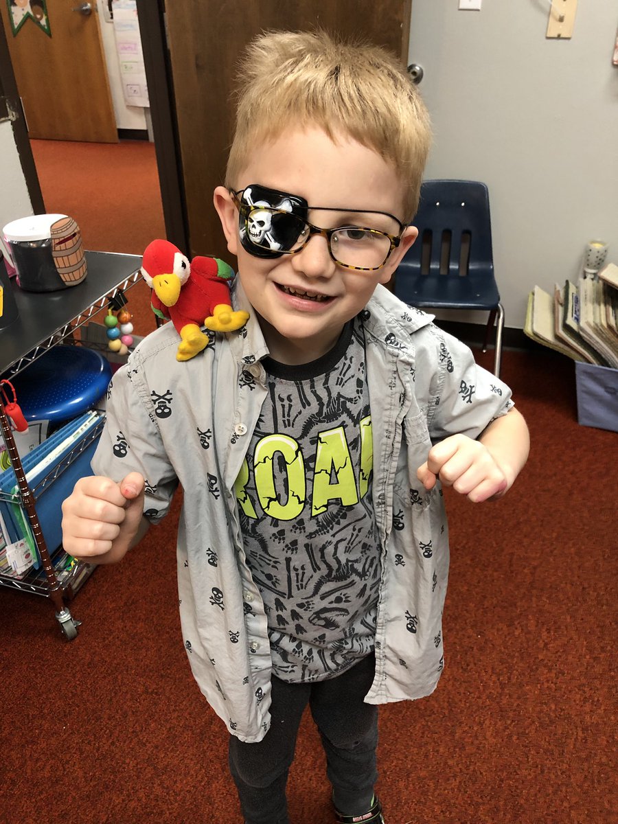 AthmerCourtney's tweet photo. I finished #nationaltalklikeapirateday with some more treasure hunting and having my high schoolers put themselves in a pirate’s shoes (answer questions from a pirate’s perspective). So much fun! #wesclinwarriors #nbe #whs #ineedapiratenap https://t.co/z03eZ0DCmh