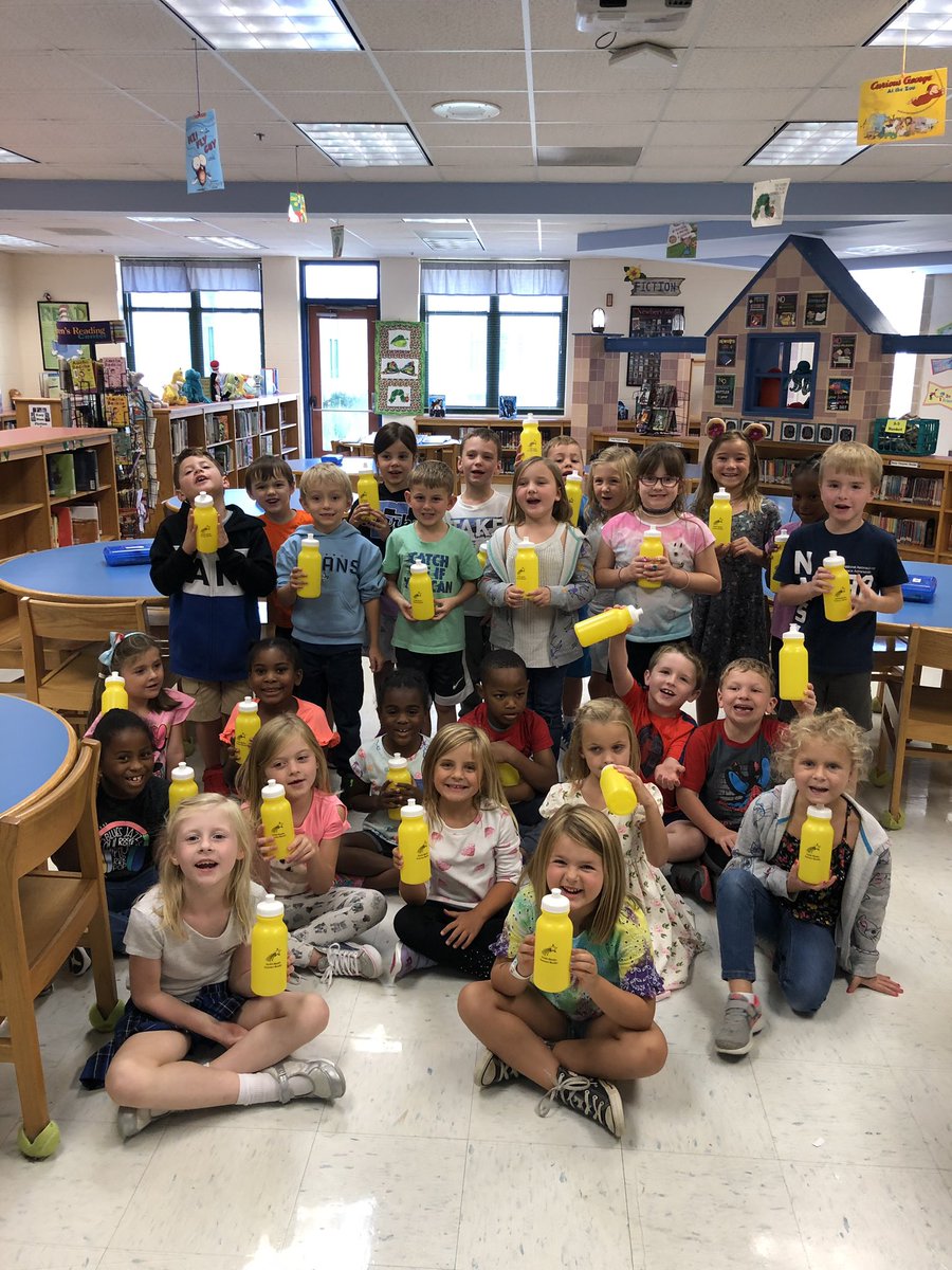 ASESLibrary's tweet image. It’s a great day to be a summer reader at Alberta Smith! 📚🦈 @sharkhappenings #ccpslibraries