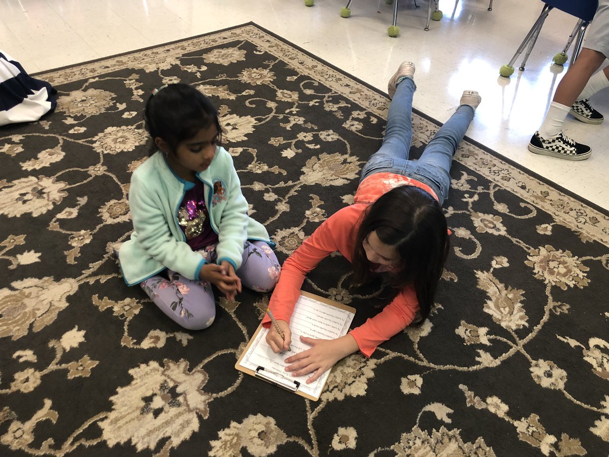mrsphilbrickGR1's tweet photo. Meeting and getting to know our 4th grade book buddies! Thanks @MissHall4th! #rolemodels #bookbuddies #someonetolookupto https://t.co/Q1JKT0rIn5