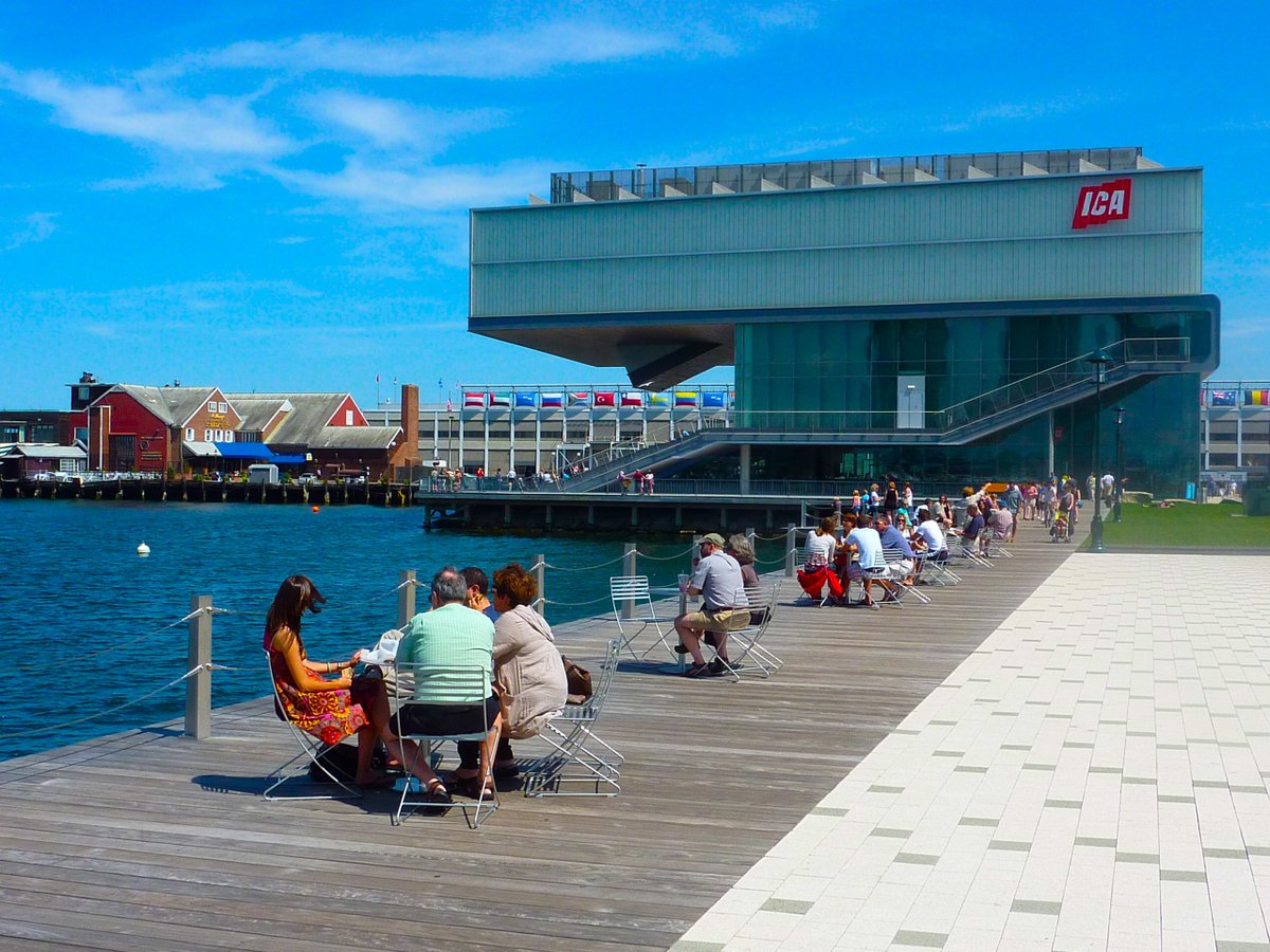 Boston's newest neighborhood, Seaport, has quickly become the city's hot-spot. Make sure to stop by and visit these sites and bites along the water: bit.ly/2Puo8h4