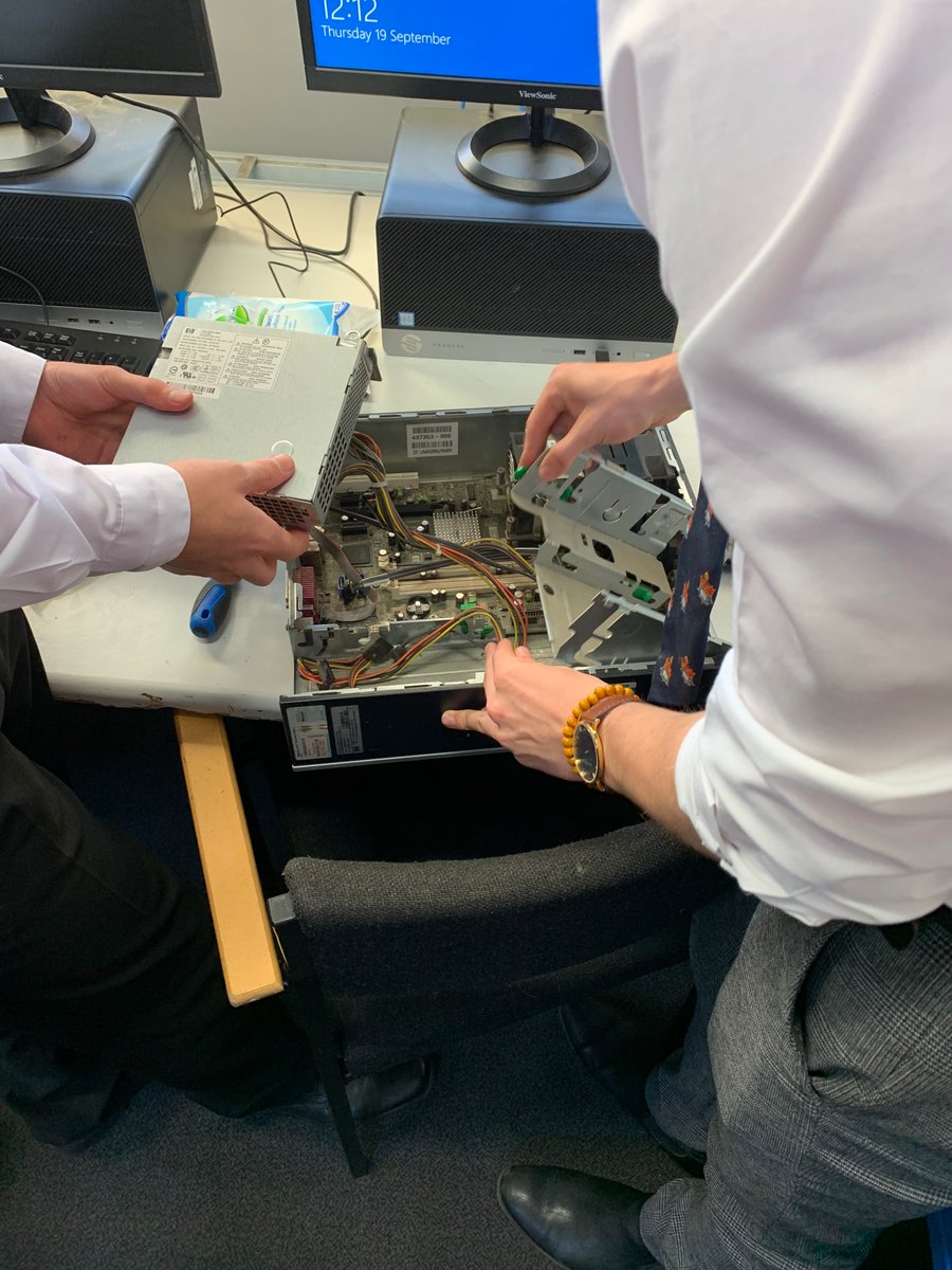 LCComputing's tweet image. Time to replace the classroom wall display with a Windows 10 ready PC...thanks to some willing 6th Form volunteers.