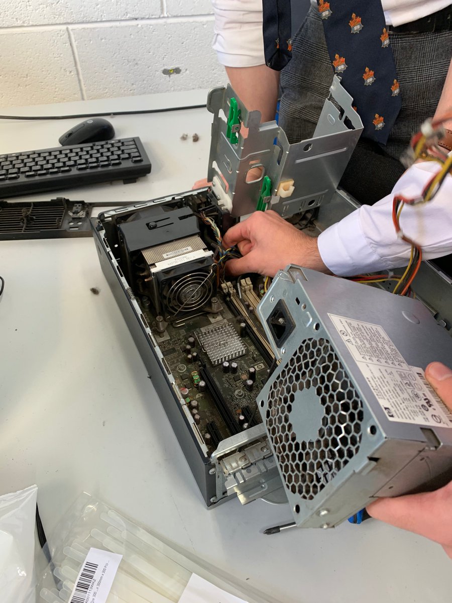 LCComputing's tweet image. Time to replace the classroom wall display with a Windows 10 ready PC...thanks to some willing 6th Form volunteers.