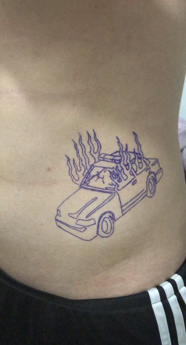 ottsandro's tweet photo. building and finishing an ignorant tattoo https://t.co/iyzXlrpTEu