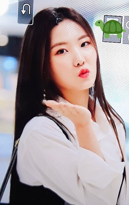 Hello_NeonPunch's tweet photo. 190920 네온펀치 도희 프리뷰

#네온펀치 #NeonPunch #도희 #네온펀치도희 #윤도희 #Dohee #히도 #tictoc #WatchOut 

주인님 미모 때문에
노예 사망 https://t.co/bRaVemfxTl