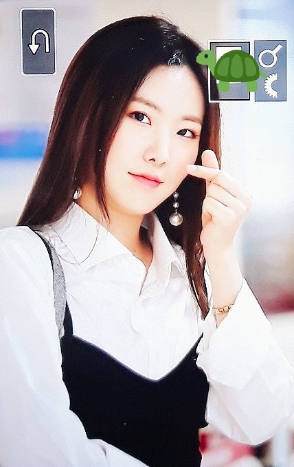 Hello_NeonPunch's tweet photo. 190920 네온펀치 도희 프리뷰

#네온펀치 #NeonPunch #도희 #네온펀치도희 #윤도희 #Dohee #히도 #tictoc #WatchOut 

주인님 미모 때문에
노예 사망 https://t.co/bRaVemfxTl
