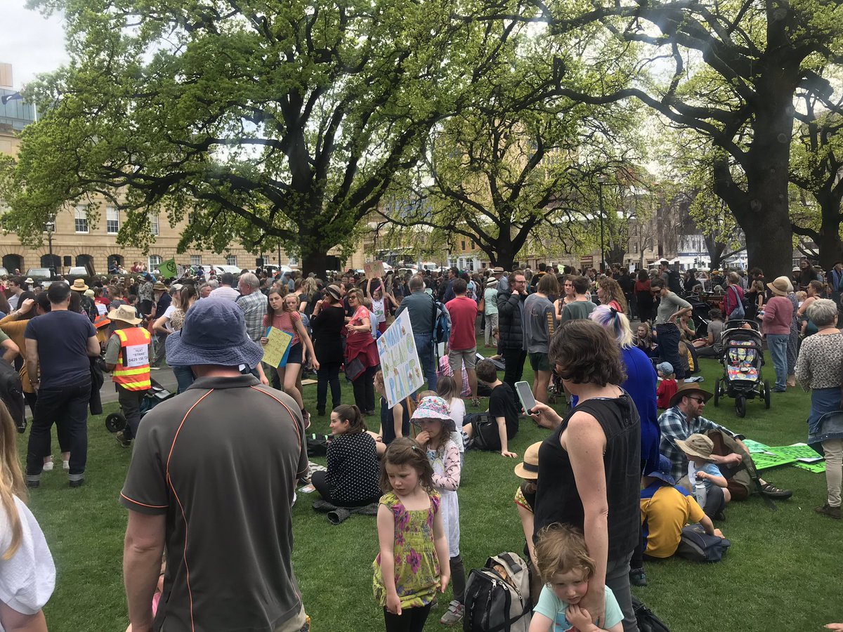 justine_d_shaw's tweet image. Go #Hobart - huge gathering of young, old, workers &amp;amp; dogs for #ClimateStrike soo many school children !!!