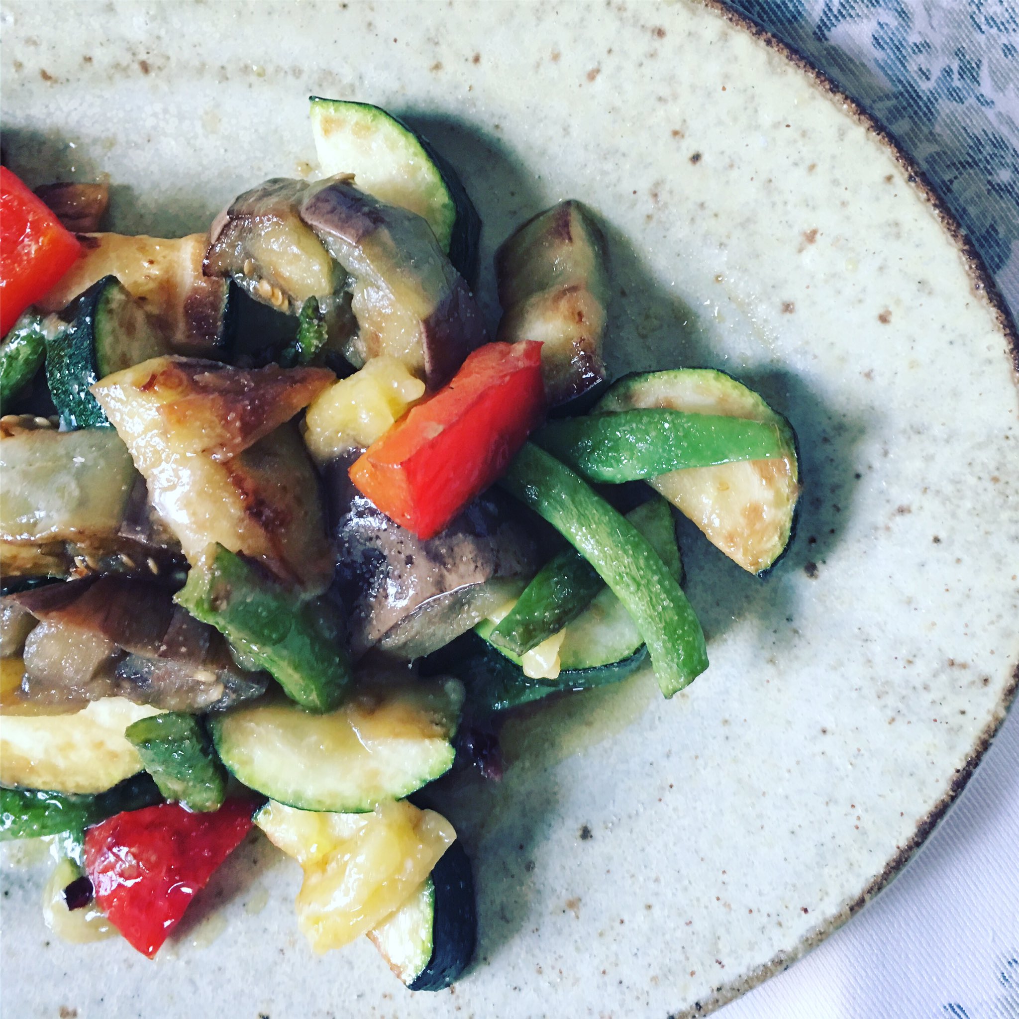 ট ইট র Ayumu Aizawa 今日のお弁当 なす ズッキーニ パプリカ いんげん の アンチョビとチーズ炒め なすやズッキーニが 茶色くしんなりしすぎずに できてうれしい T Co Lfuwnbpxqs ট ইট র