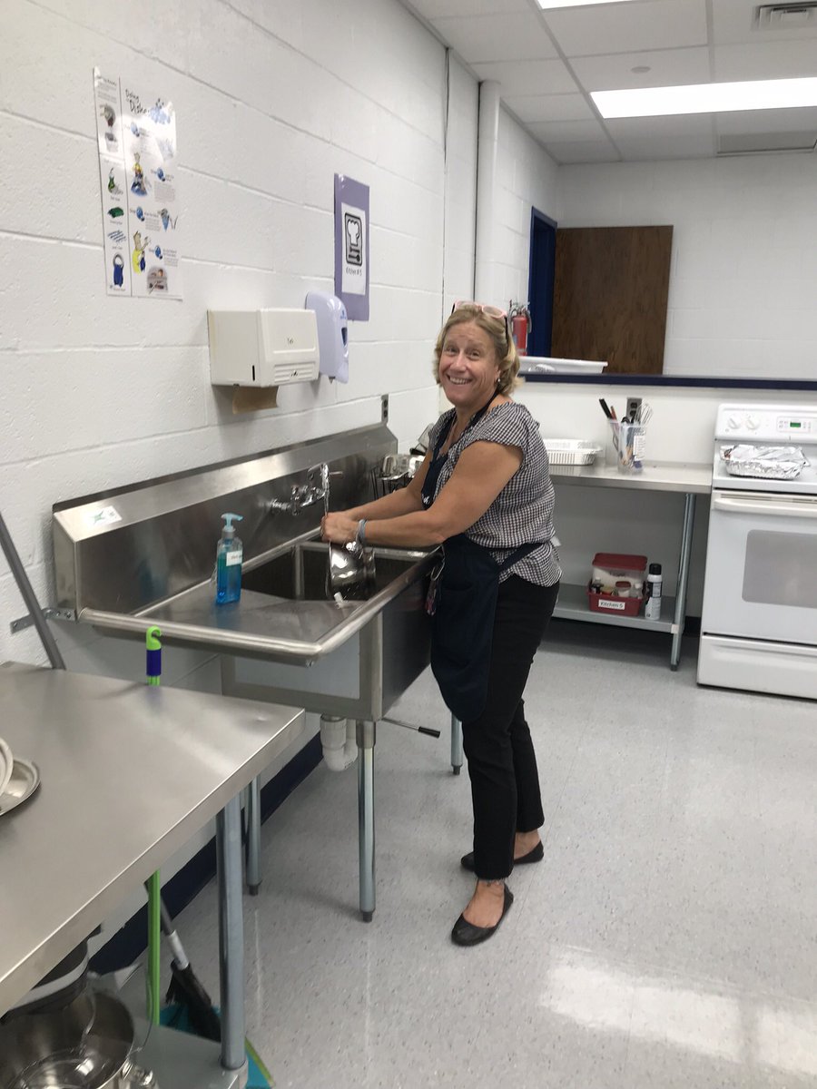 IMChesapeakeHS's tweet photo. Thankful for a Back2SchoolNight that featured an outstanding #commUNITY spaghetti dinner. Kudos to Ms. Bajadek and crew. Grateful for the parents, students, teachers and businesses for their support. #ALLChesapeake @jly223 @trealston @AACountySchools https://t.co/V3aXEPITvI