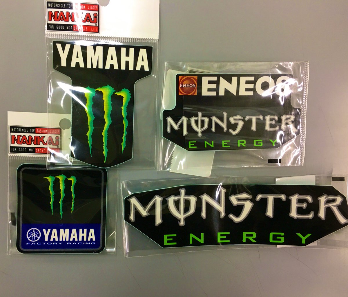 南海部品箕面店 U Tvitteri こんにちは 大人気モンスターエナジーとyamaha エネオスコラボステッカーが入荷しました 愛車に貼ればスポーティになること間違いなし その他にもレアなステッカーを多数取り揃えておりますので ぜひお越しくださいませ Eneos 南海部品箕面店 U Tvitteri こんにちは 大人気モンスターエナジーとyamaha エネオスコラボステッカーが入荷しました 愛車に貼ればスポーティになること間違いなし その他にもレアなステッカーを多数取り揃えておりますので ぜひお越しくださいませ Eneos