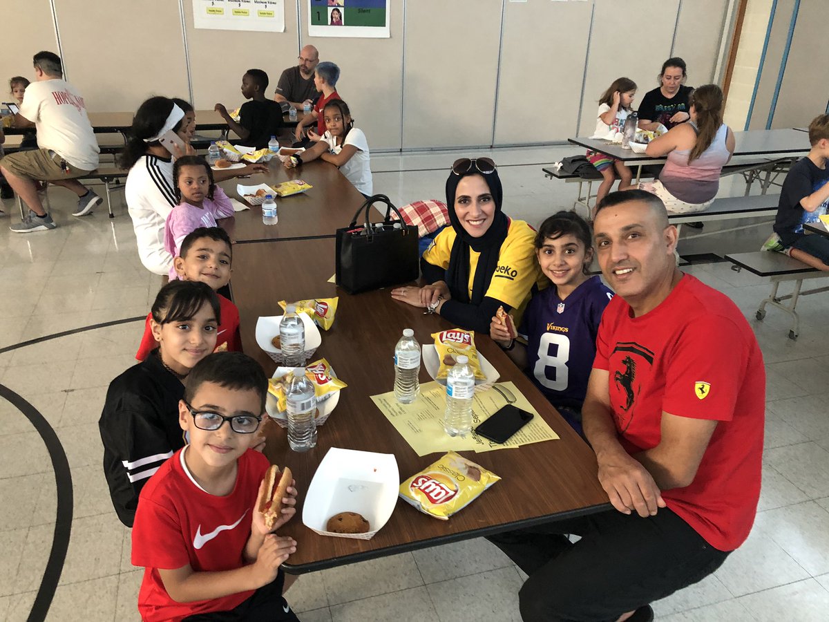 LisaNewberger's tweet photo. The Jefferson Family Picnic was a HUGE success! Thank you to all of the families that came out to enjoy this beautiful evening. Over 500 hotdog meals were served with many more smiles shared!  #JeffersonAimsHigh https://t.co/RdcxS2GGMn
