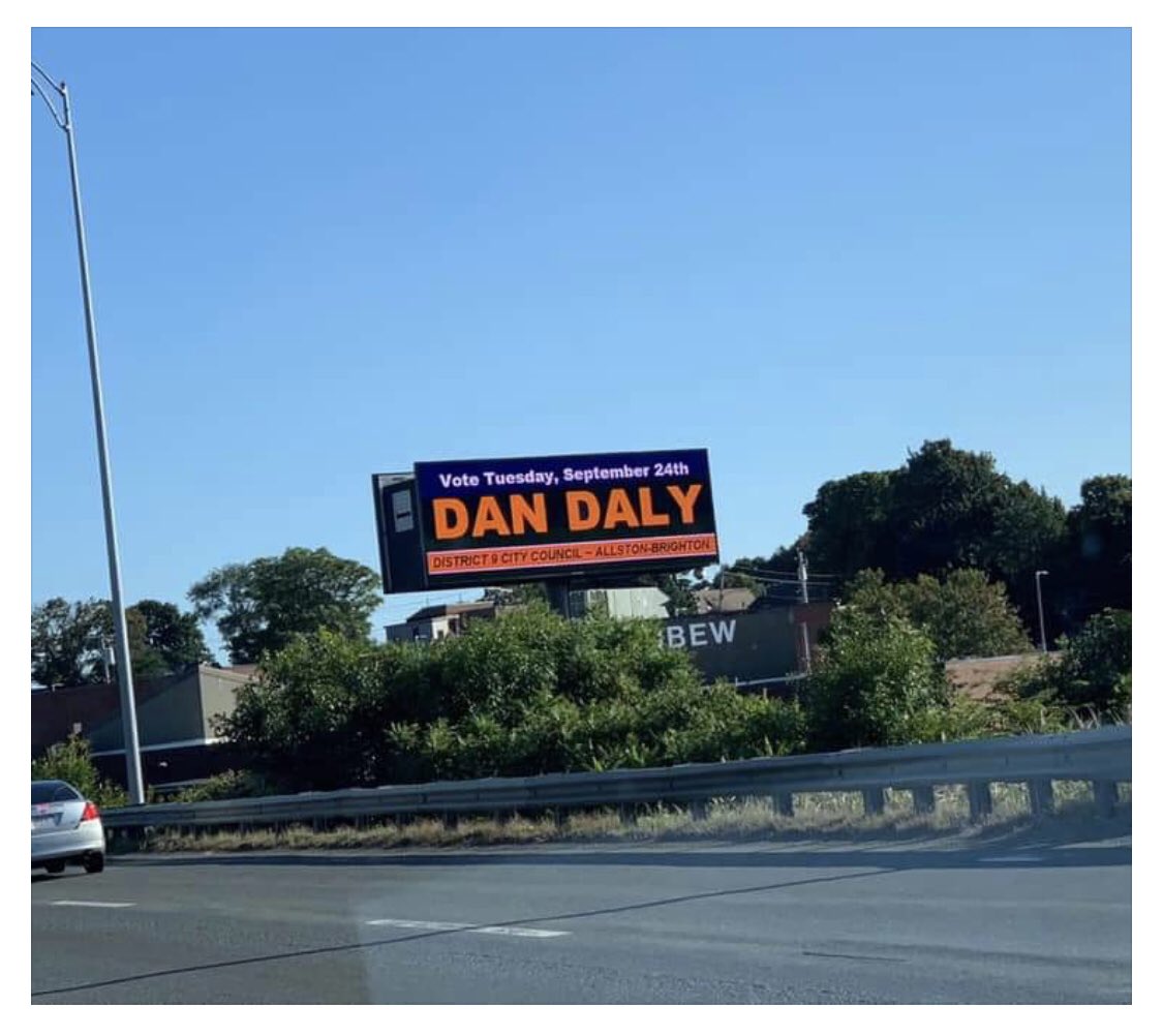briandalysucks's tweet photo. My uncle Danny truly keeping the dream alive in Allston! @DanDaly4AB #allstonbrighton @universalhub https://t.co/yyuUYRF5al