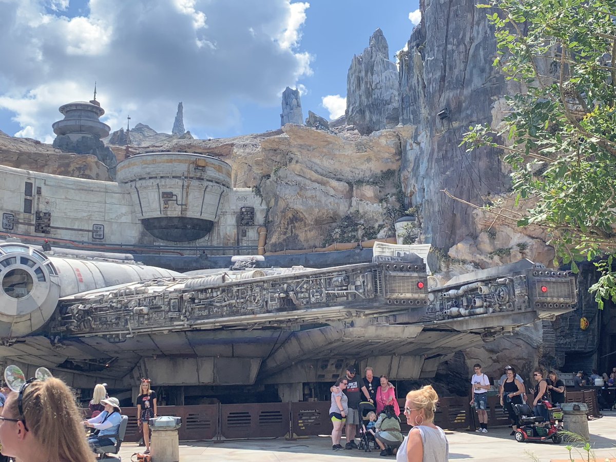 Fangirl4bands's tweet image. Had an amazing time during my first visit to Batuu &amp;amp; I would love the chance to visit again. I need to try the green milk next time haha. @WaltDisneyWorld #Sweepstakes #GalaxysEdge  #BackToBatuu